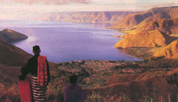 A photograph of part of Lake Toba residing in the caldron of the volcano Mount Toba.